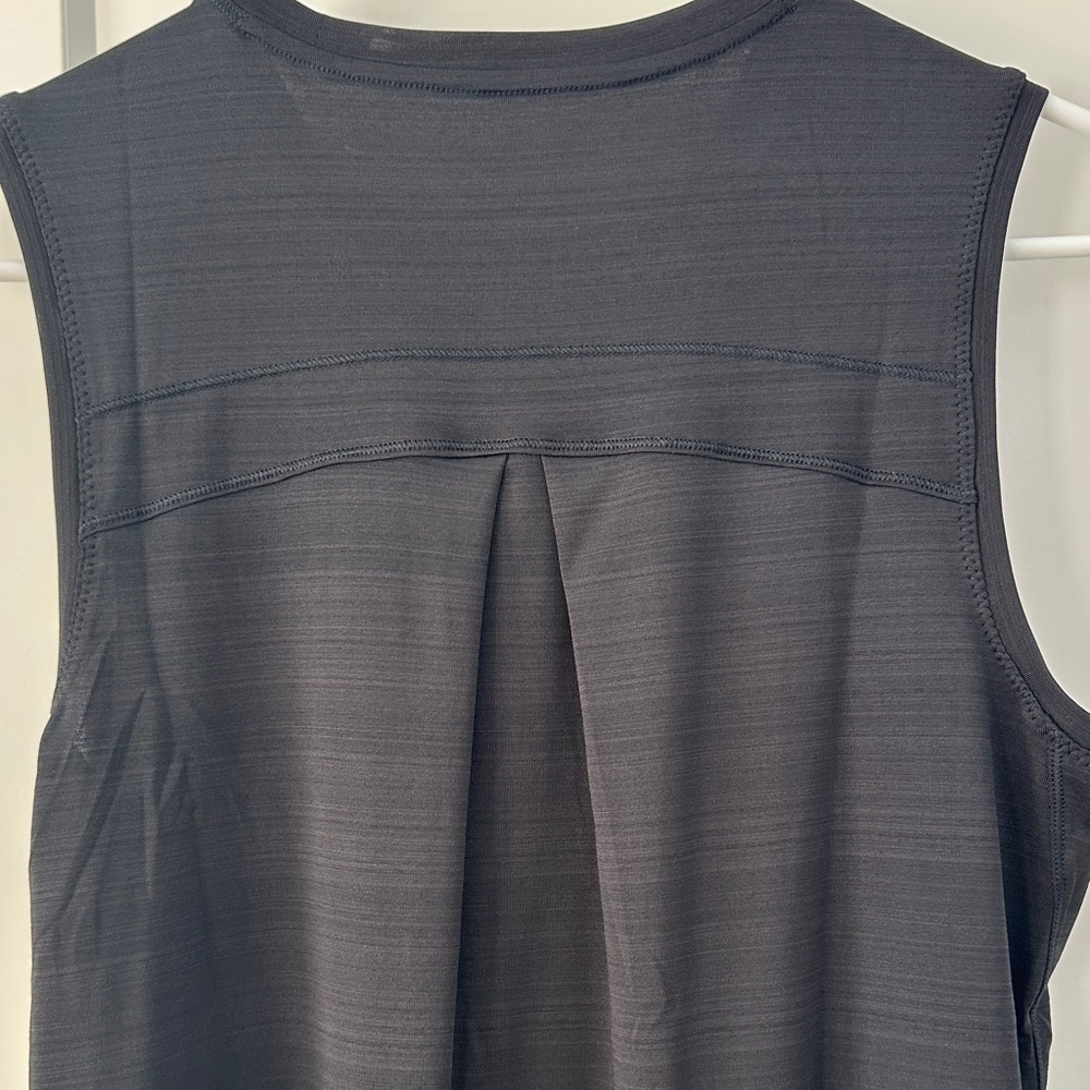 NWT Athleta Pacifica Illume UPF Relaxed Black Tank, size S - Picture 5 of 6